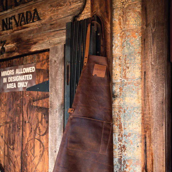 Leðursvunta Mr. Smith – Brún