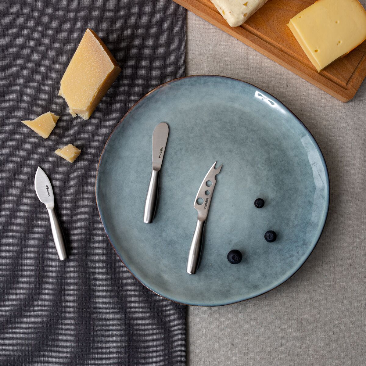 Ostahnífasett með Friends viðarbretti – 40cm